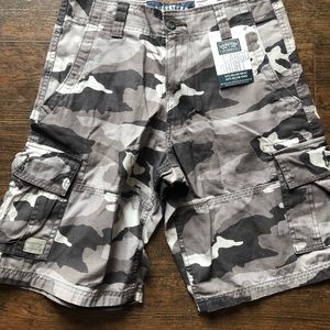 NWT Levi’s Cargo Shorts